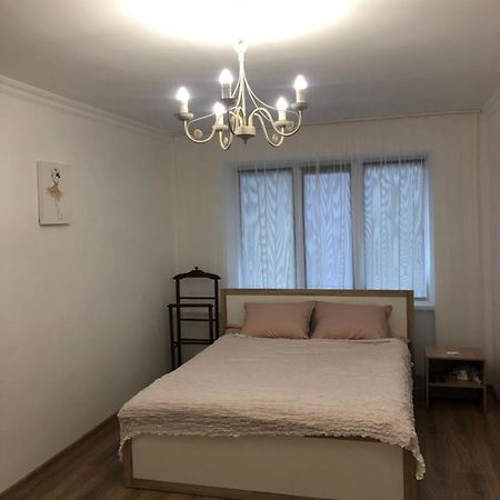 Квартира Подобово Однокімнатна Lutsk Luaran gambar