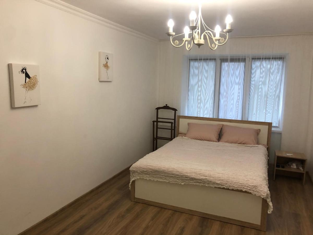 Квартира Подобово Однокімнатна Lutsk Luaran gambar