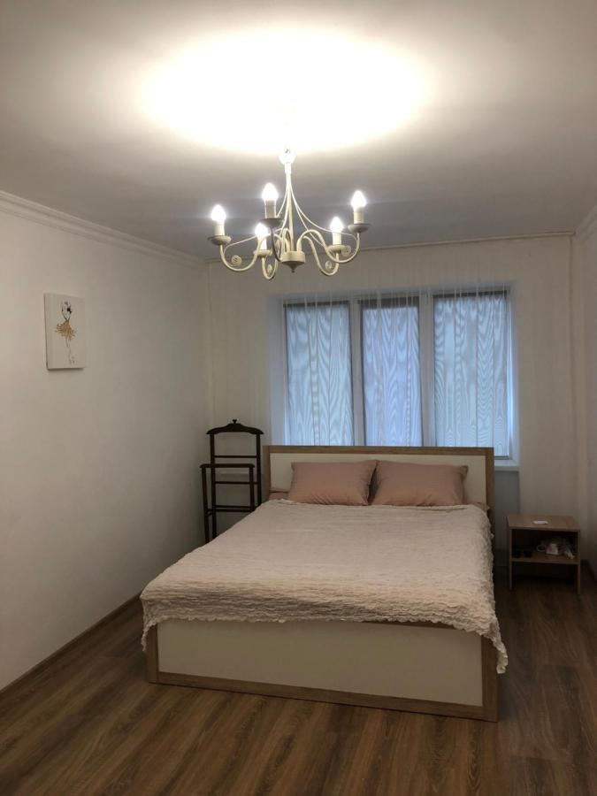 Квартира Подобово Однокімнатна Lutsk Luaran gambar